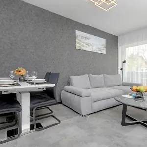  Apartament Modern Close To The In By Renters